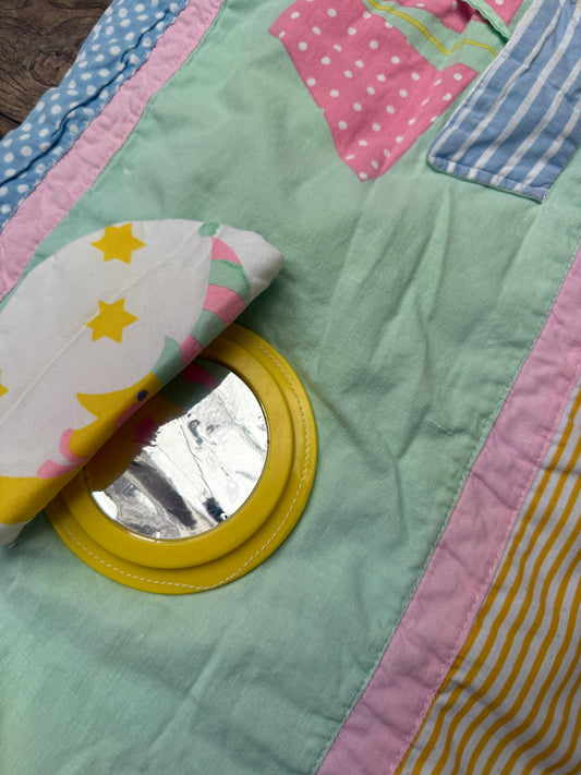 Speelkleed met montessori accessoires