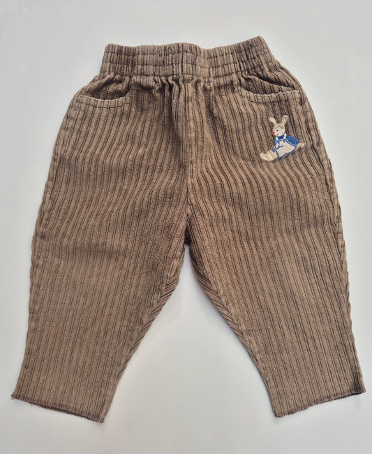 Natalys bruine corduroy broek met konijn – maat 74 | 6 - 9 maanden