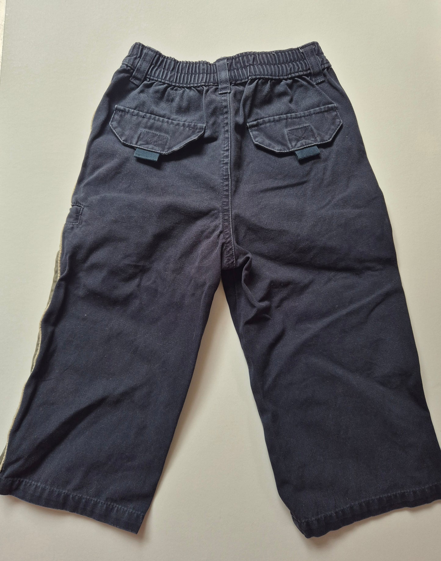 Donkerblauwe broek met kaki strepen – maat 86 | 12- 18 maanden