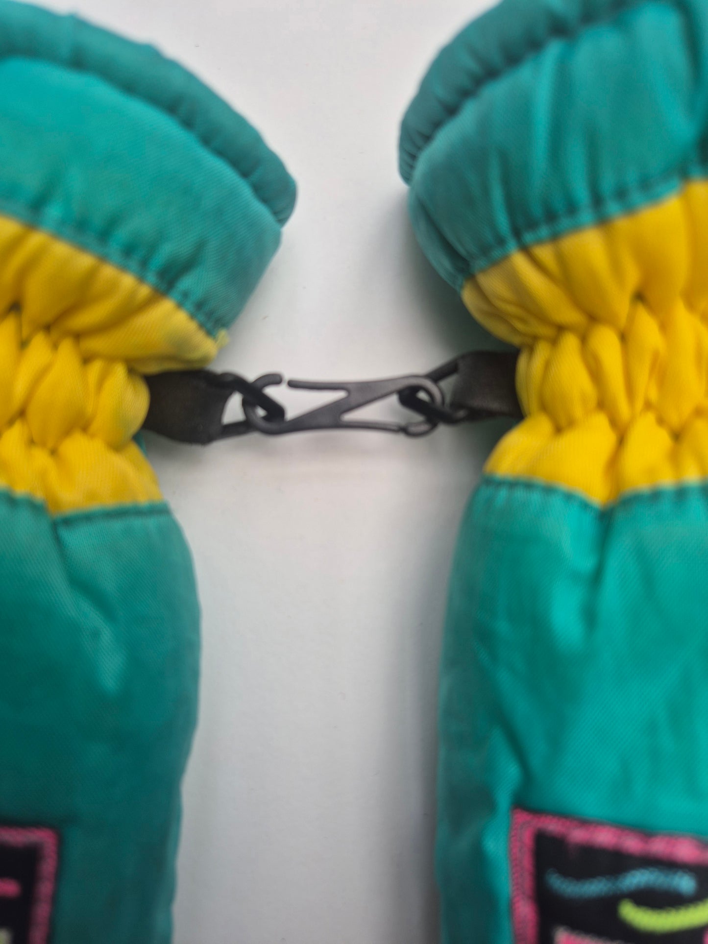 ‘Hot Line’ retro wanten in felgroen 1 - 3 jaar