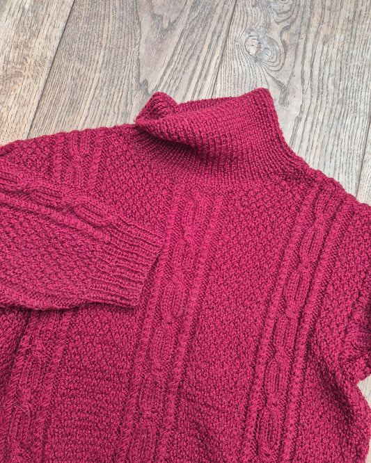 Dieprode kabeltrui met col – maat 104 | leeftijd 3 - 4 jaar