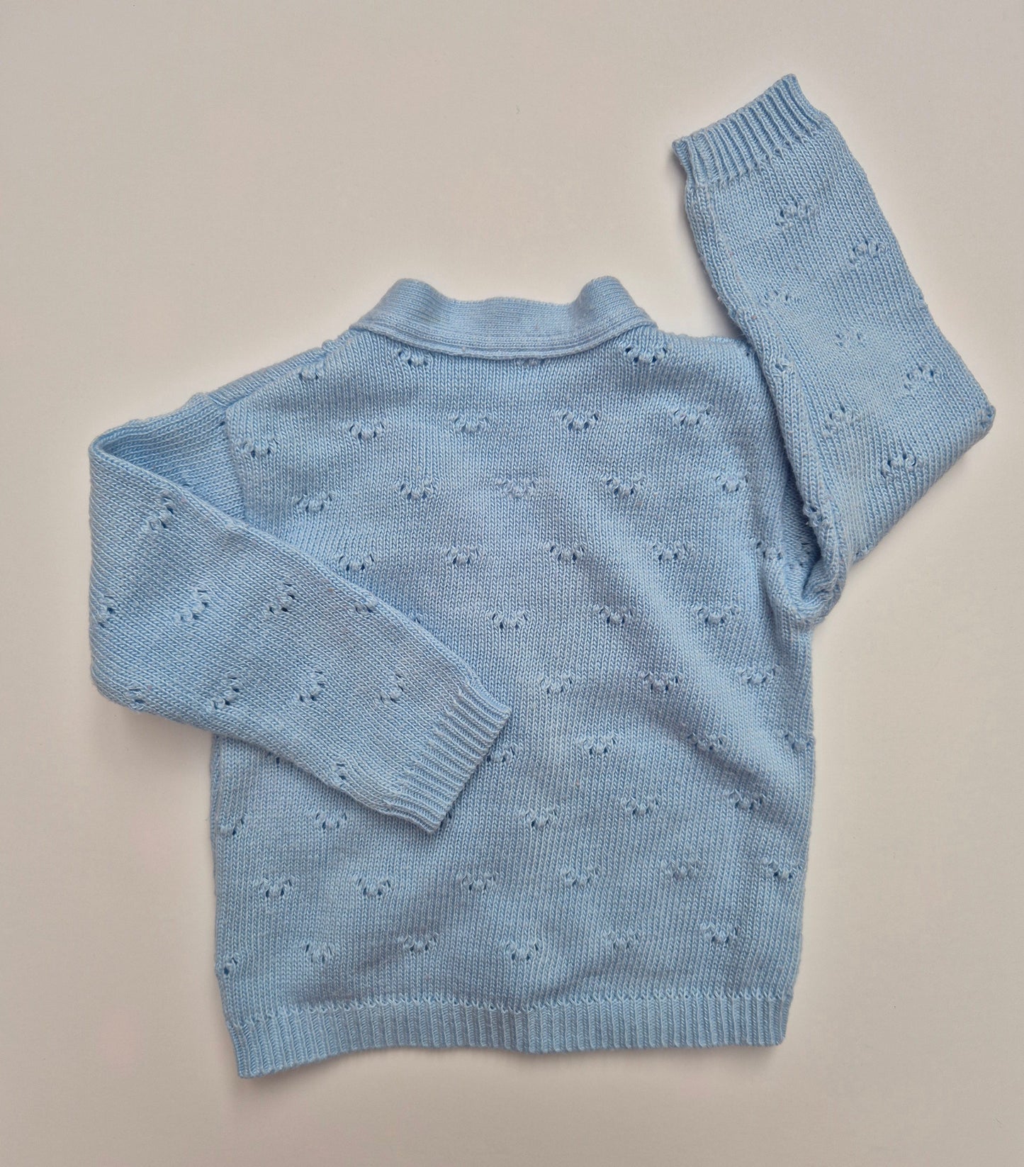 Lichtblauw gebreid vest – maat 68 | 6 - 9 maanden