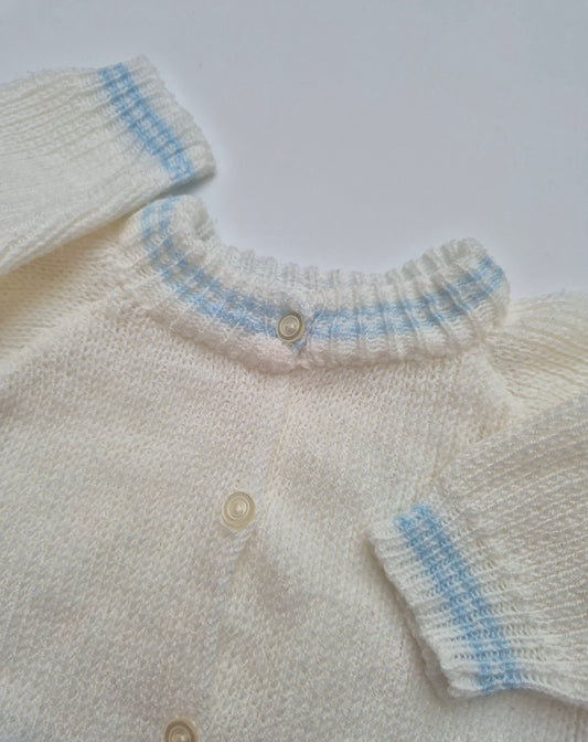 Wit vestje met blauwe details – maat 68 | 3 - 6 maanden