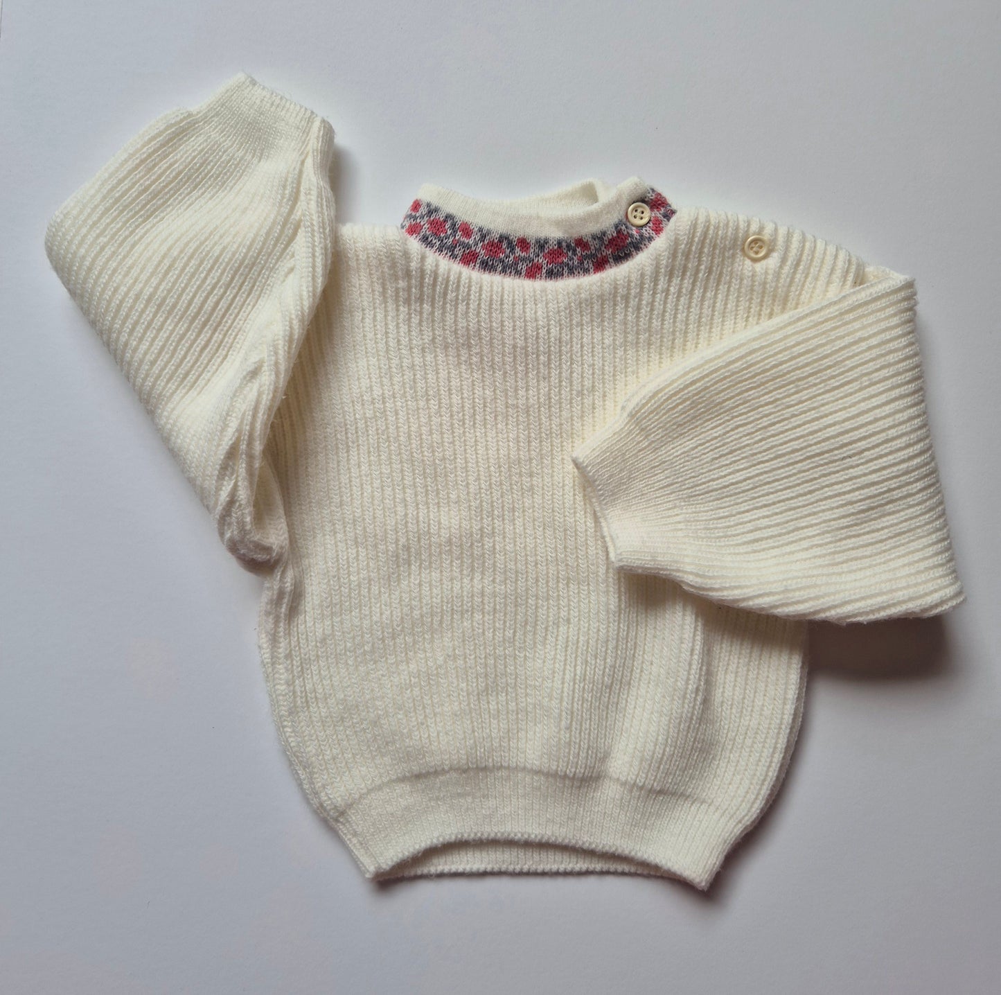 Trui met geborduurde hals – maat 74 | 6 - 9 maanden