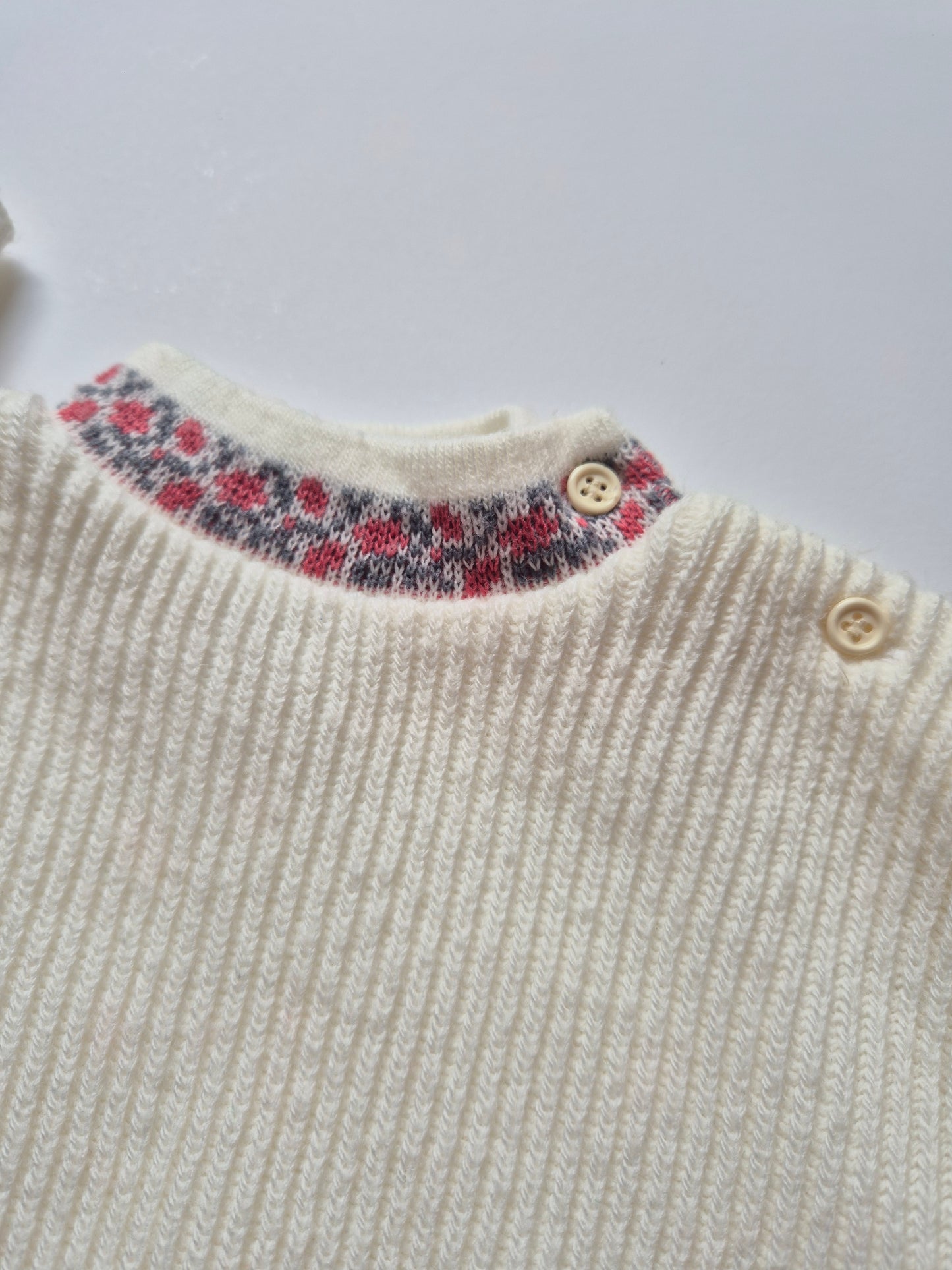 Trui met geborduurde hals – maat 74 | 6 - 9 maanden