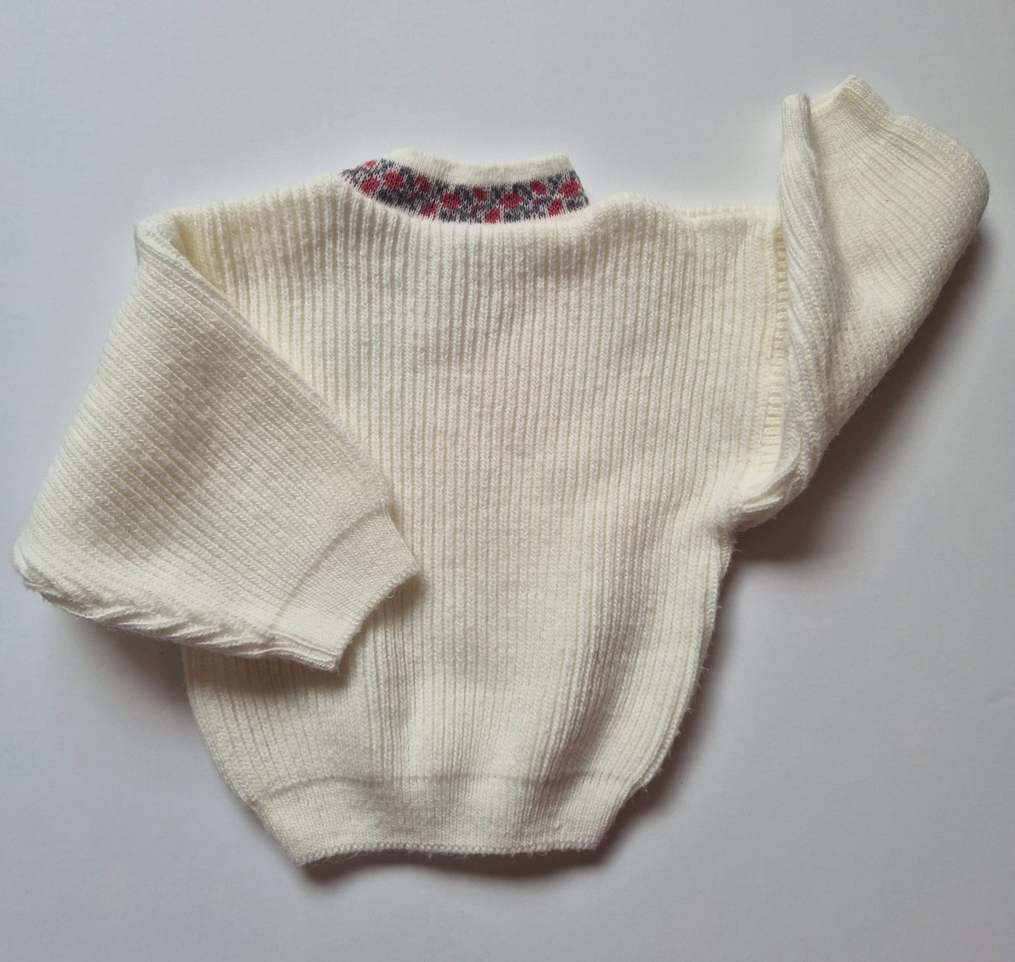 Trui met geborduurde hals – maat 74 | 6 - 9 maanden