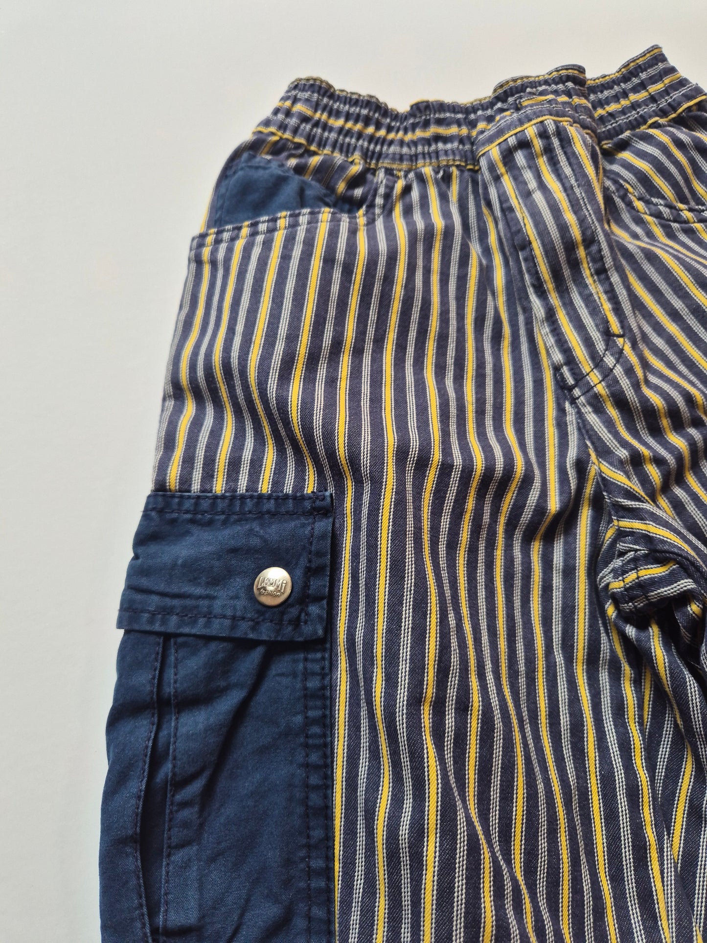 Lemmi gestreepte lange broek – maat 104 | 3 - 4 jaar