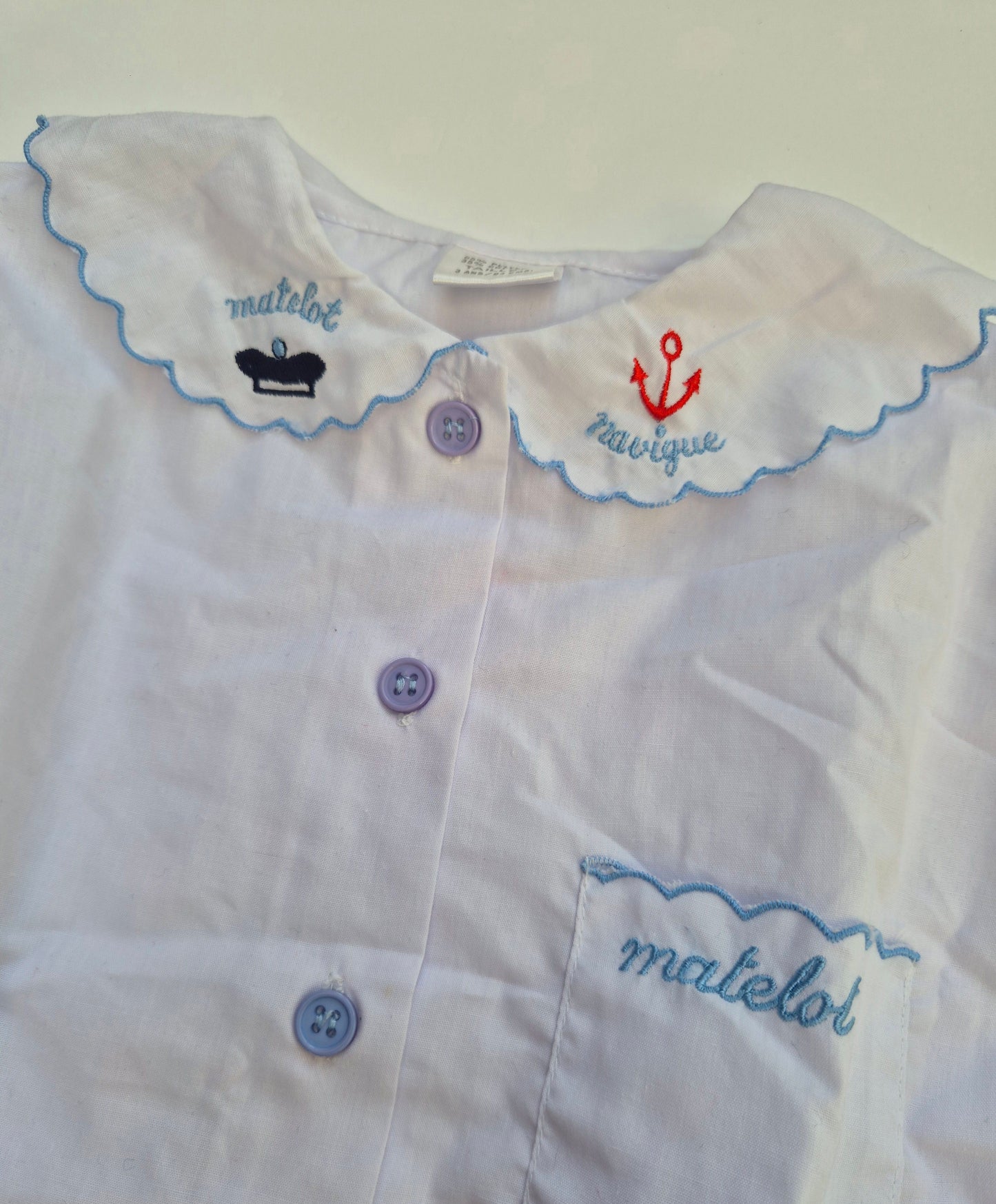 Witte blouse met blauwe details ‘matelot’ – maat 92 | 18 - 24 maanden