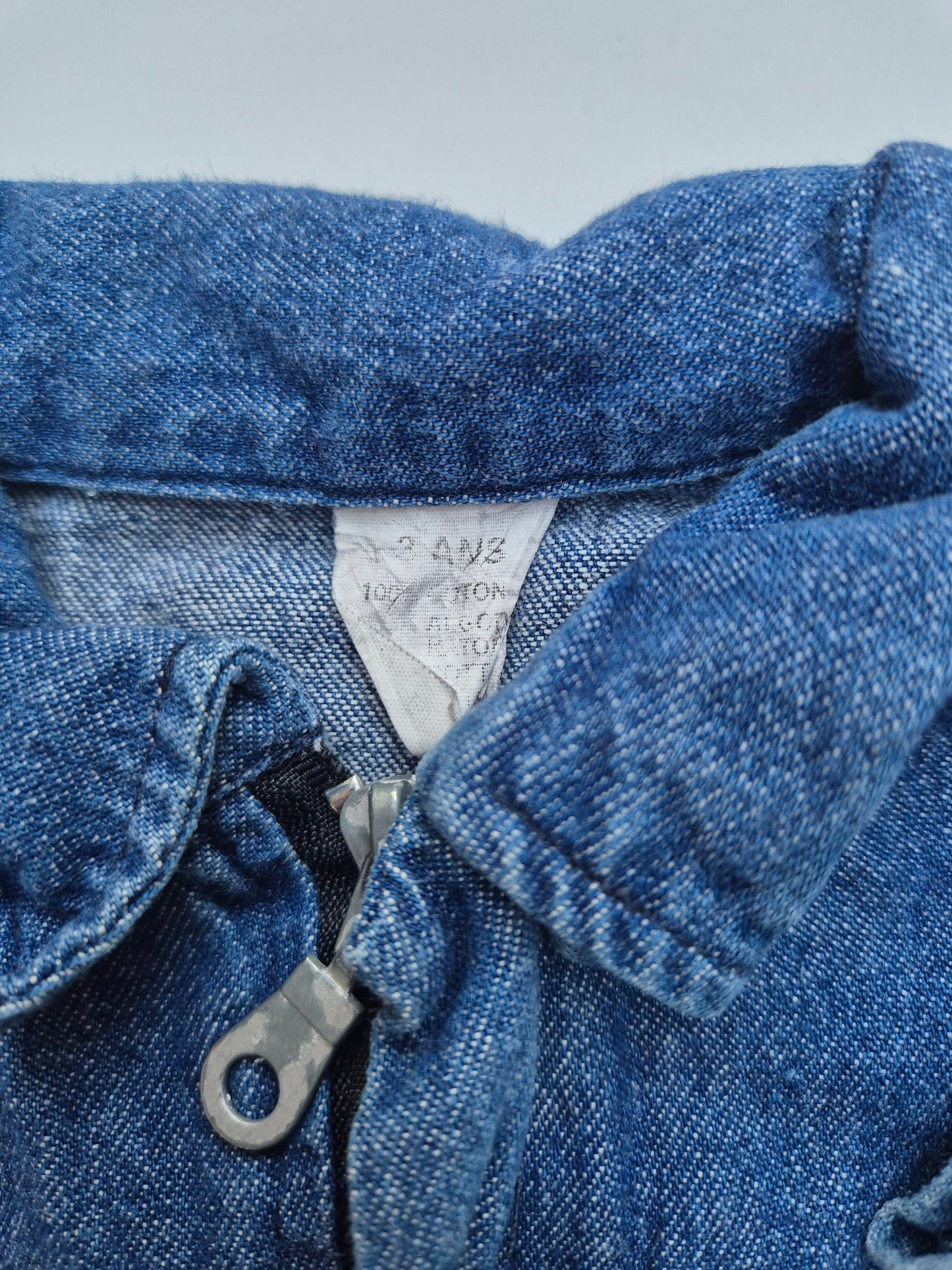 Denim jasje met karate-patches – maat 98 | 2 - 3 jaar