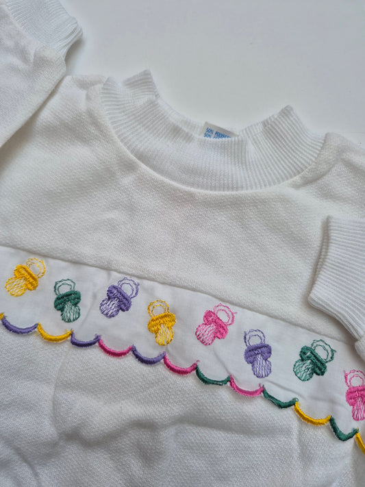 Witte sweater met geborduurde figuurtjes – maat 68 | 3 - 6 maanden