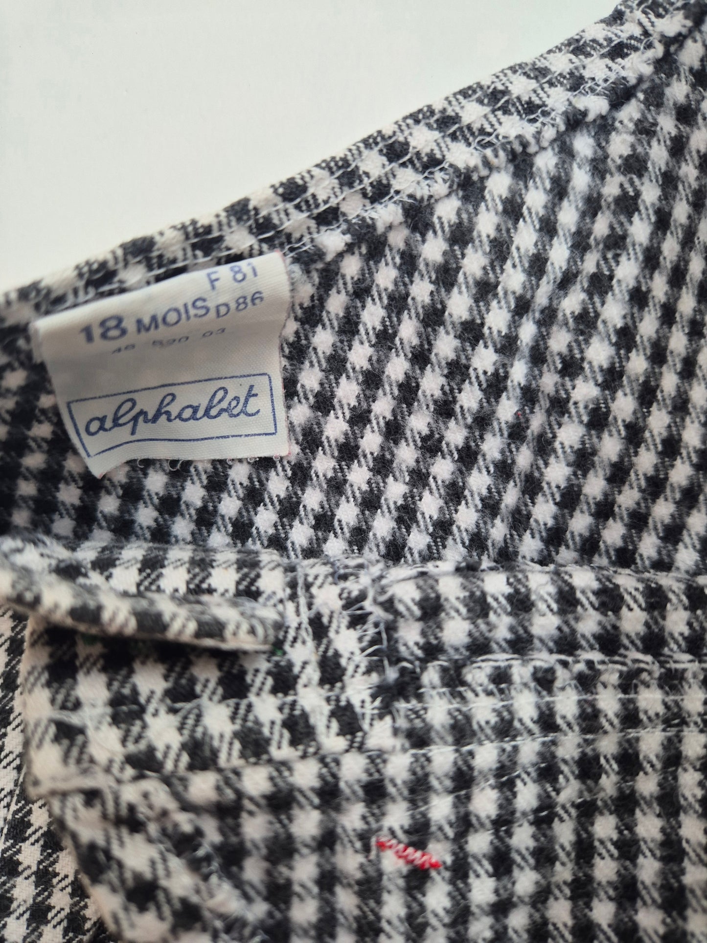 Zwart-wit geblokte tuinbroek – maat 86 | 12 - 18 maanden