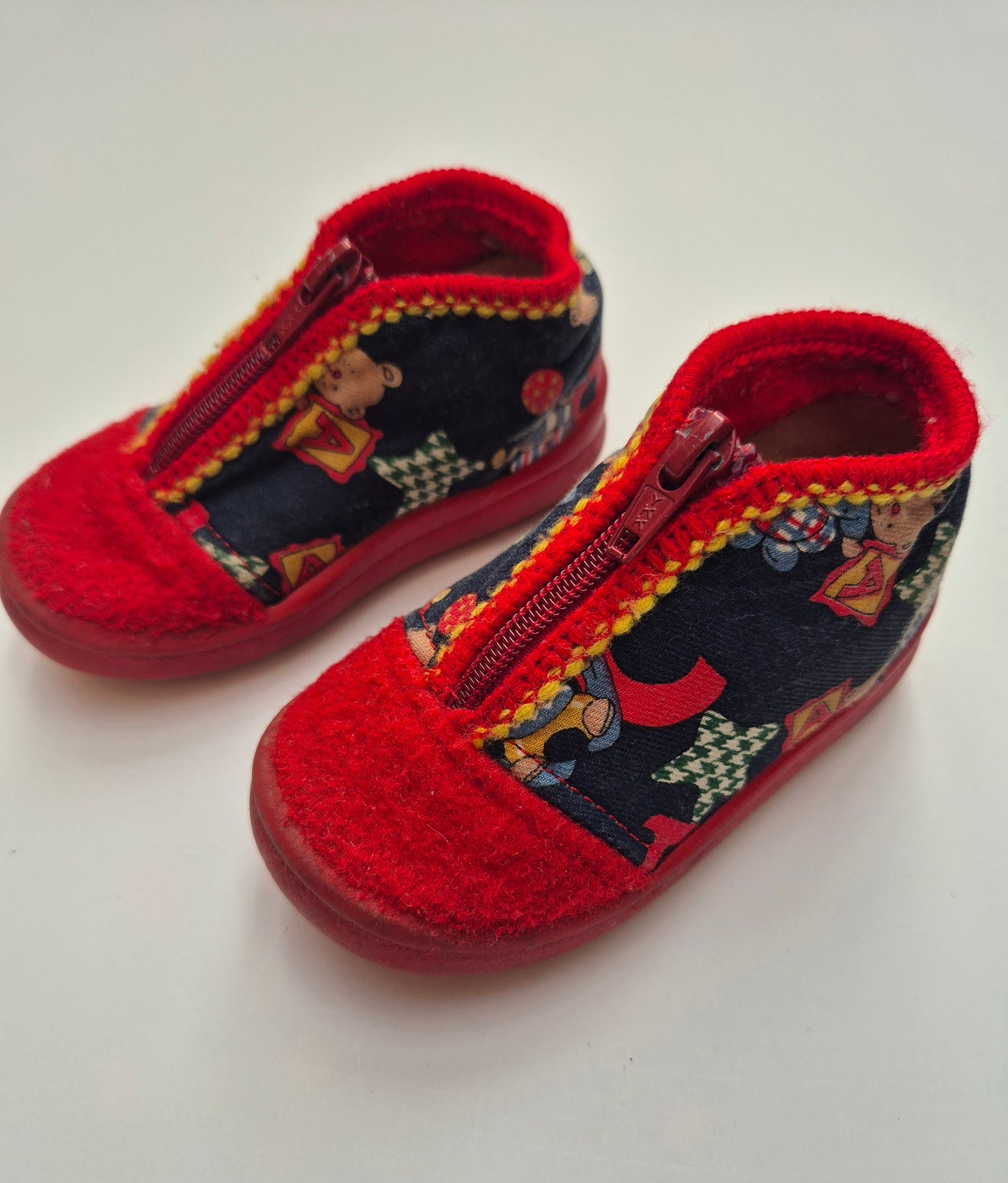 Rood-blauwe sloffen/pantoffels met beertjes – maat 21