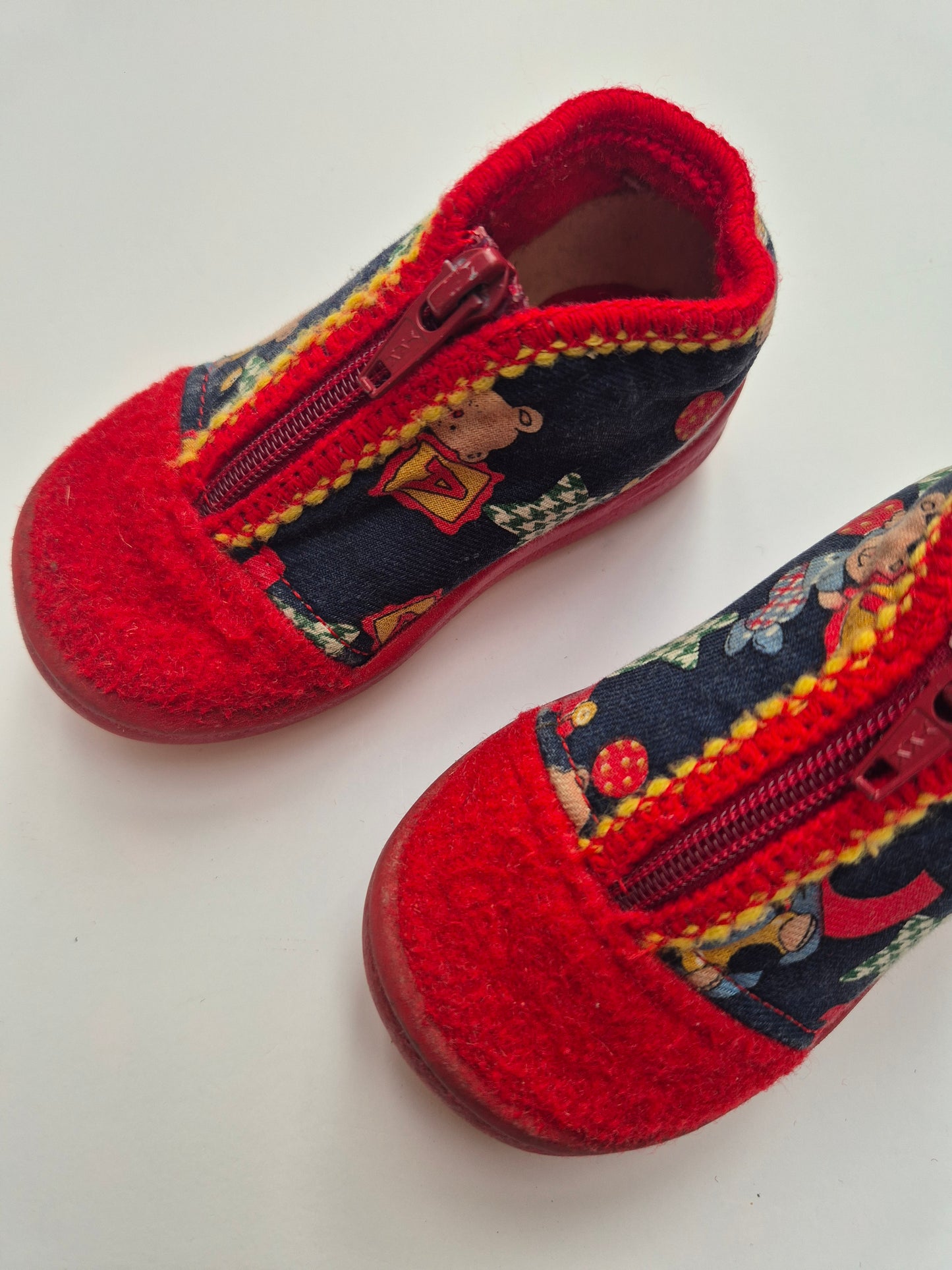 Rood-blauwe sloffen/pantoffels met beertjes – maat 21