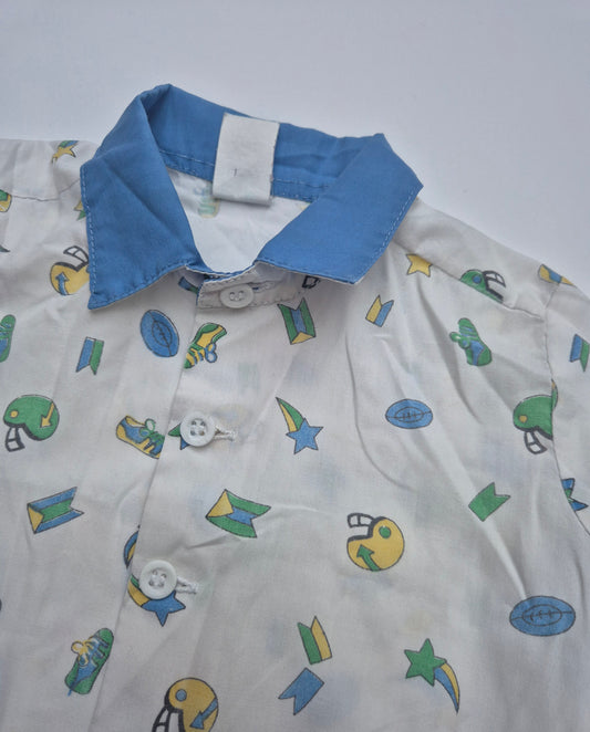 Blouse met blauwe kraag en sportprint – maat 80 | 9 - 12 maanden