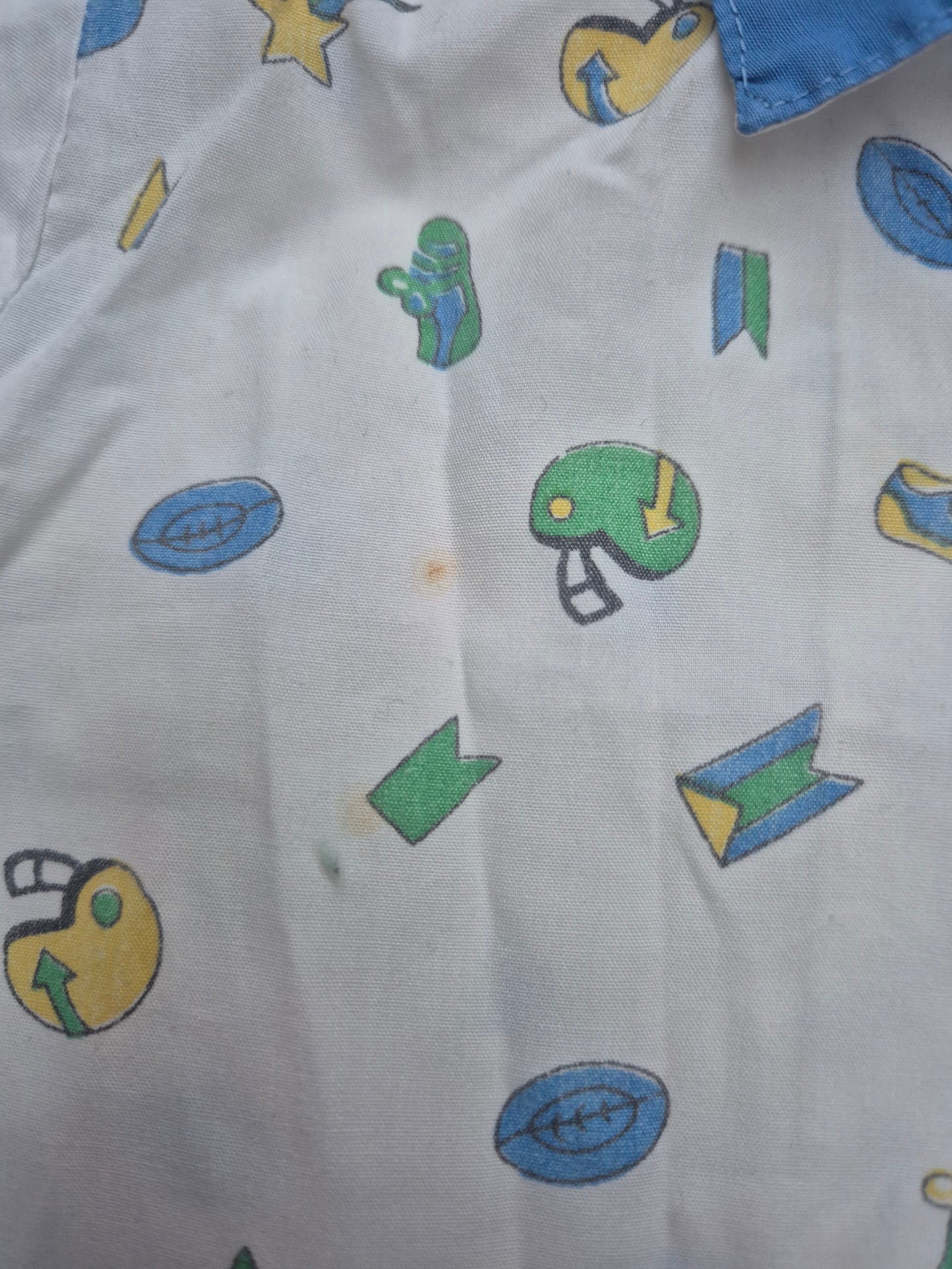 Blouse met blauwe kraag en sportprint – maat 80 | 9 - 12 maanden