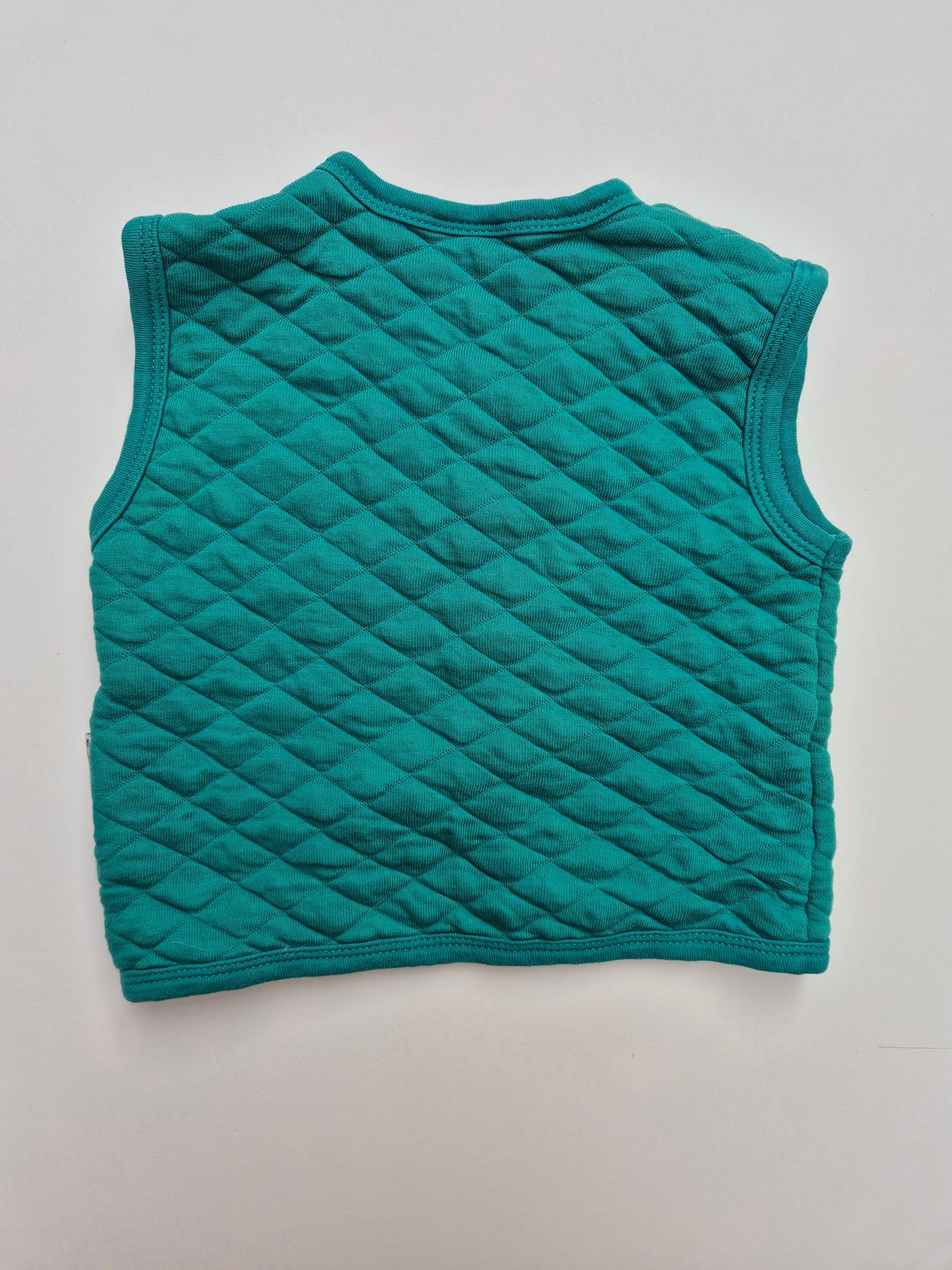 Bodywarmer met patch – maat 80 | 9 – 12 maanden