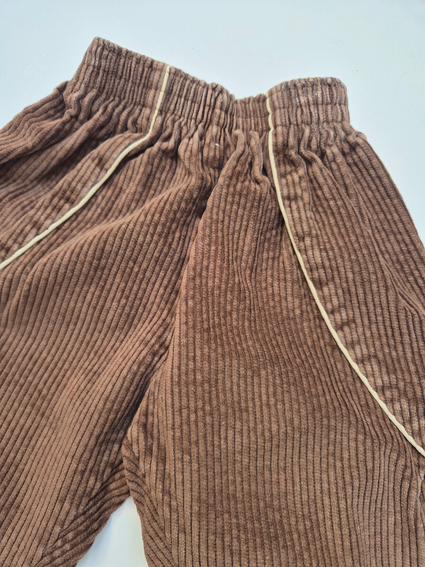 Bruine corduroy broek - maat 74 | 6 - 9 maanden