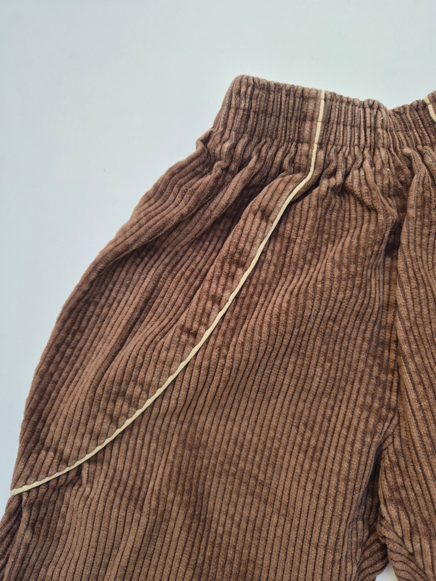 Bruine corduroy broek - maat 74 | 6 - 9 maanden