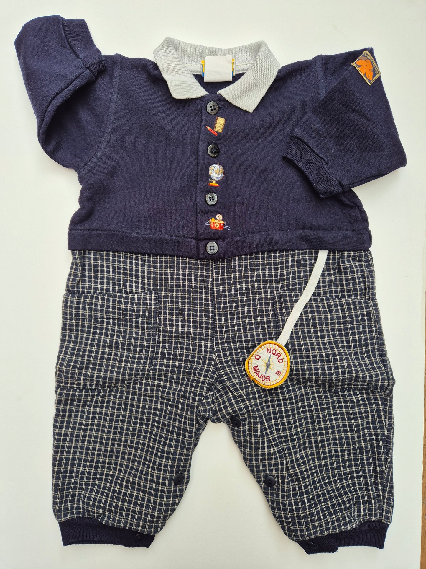 Blauw boxpakje met geruite broek en borduurtjes – maat 80 | 9 - 12  maanden