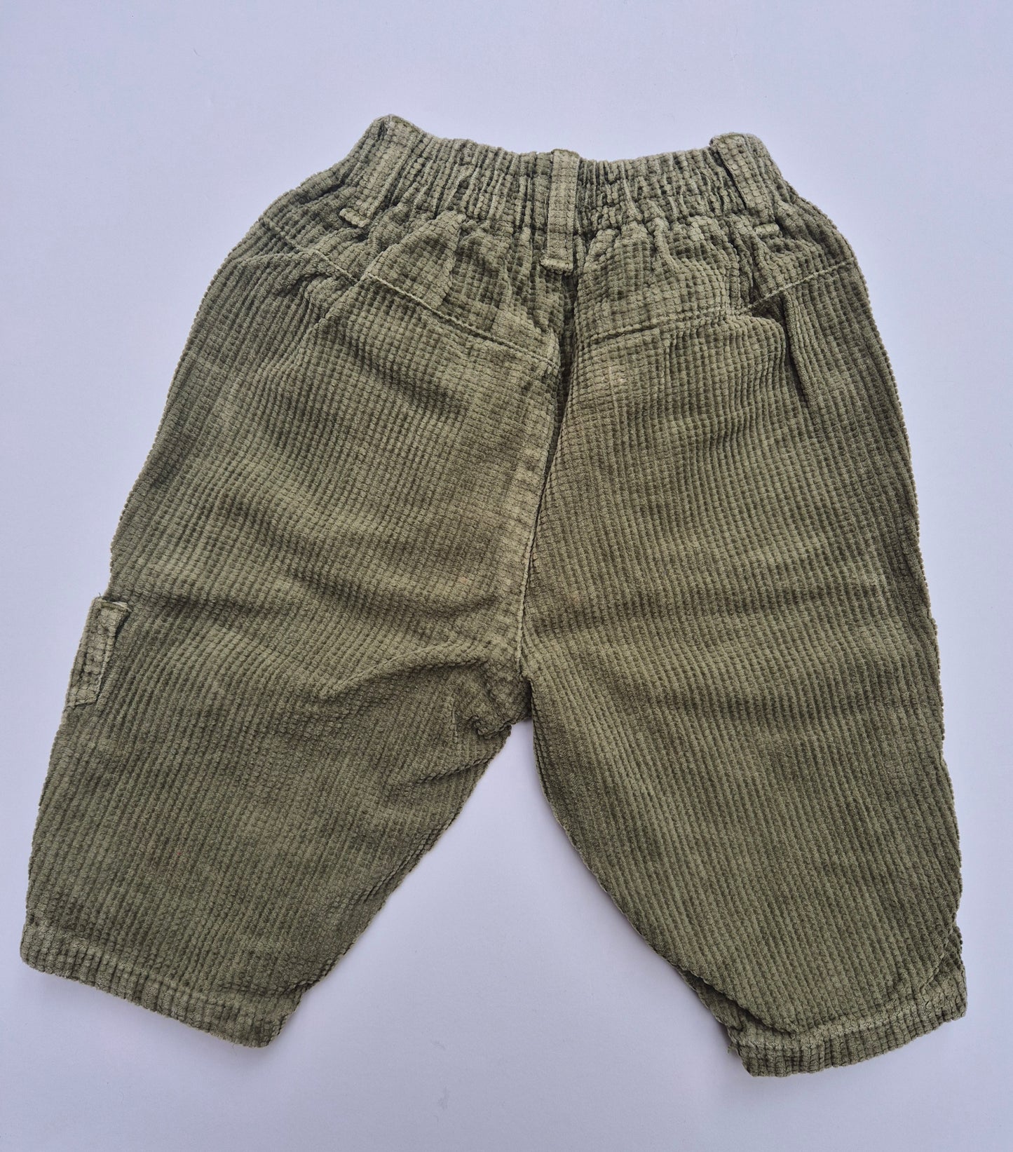 Groene corduroy broek – maat 68 | 3 - 6 maanden